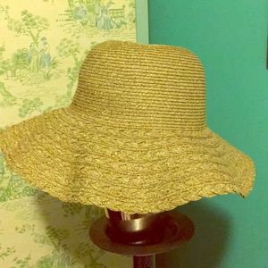 Floppy sun/beach hat